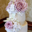 Hydrangeas and roses wedding cake