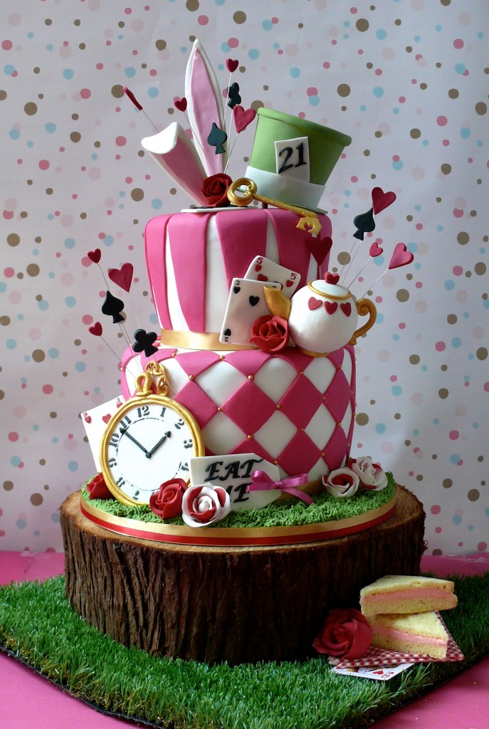 A mad tea party with Alice in Wonderland | Cakes by Robin
